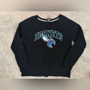 Charlotte Hornets sweatshirt medium EUC NBA